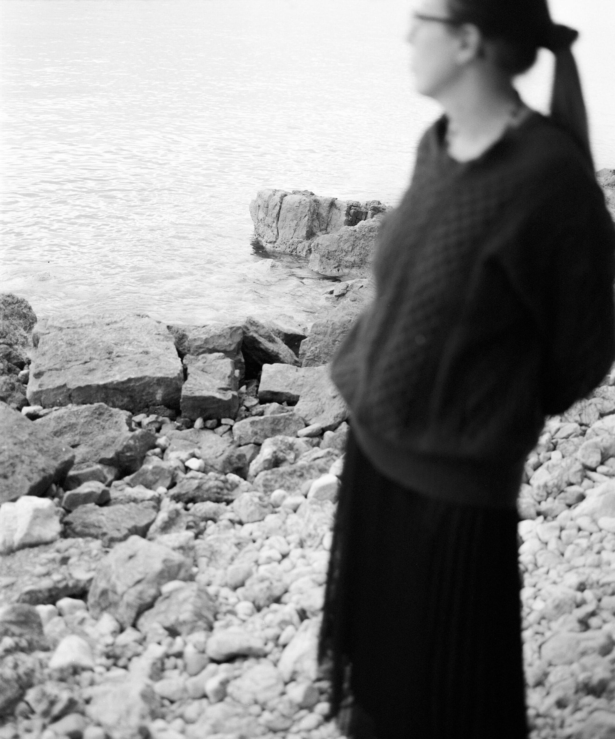 Projet photographique de portrait de la mère du photographe à travers des images et détails relatant de la vie de cette dernière.